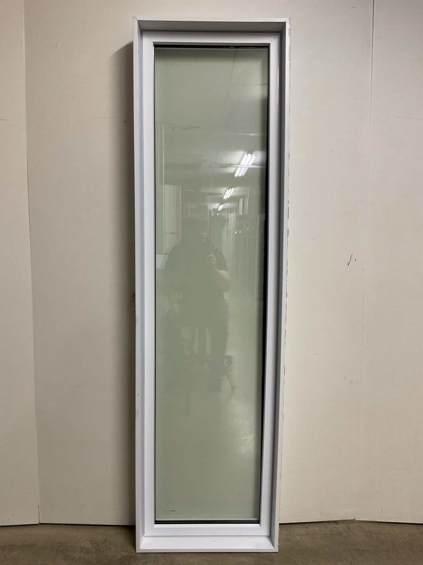 10956FP Fenêtre Fixe PVC Blanc Salle de montre 20 x 70 3/4