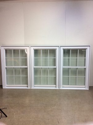 10388JGP Fenêtre Jumelée Guillotine PVC Blanc 3 sect 3 ouvr Guillotine Double  Carrelage 3x2  sans moustiquaire 96 x 48