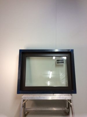 10429FP Fenêtre Fixe PVC Brun Commercial 37 1/2 x 29