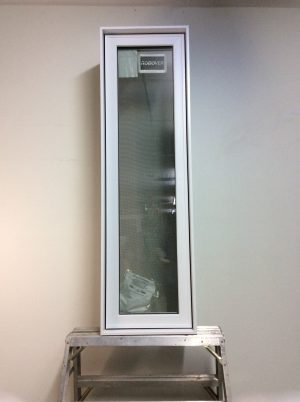 10433BP Fenêtre Battant PVC Blanc 18 1/4 x 61 1/4