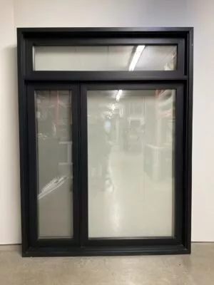 10665JBH Fenêtre Jumelée Battant HYBRIDE Noir Intérieur gris avec chip de peinture  58 1/4 x 77 1/4