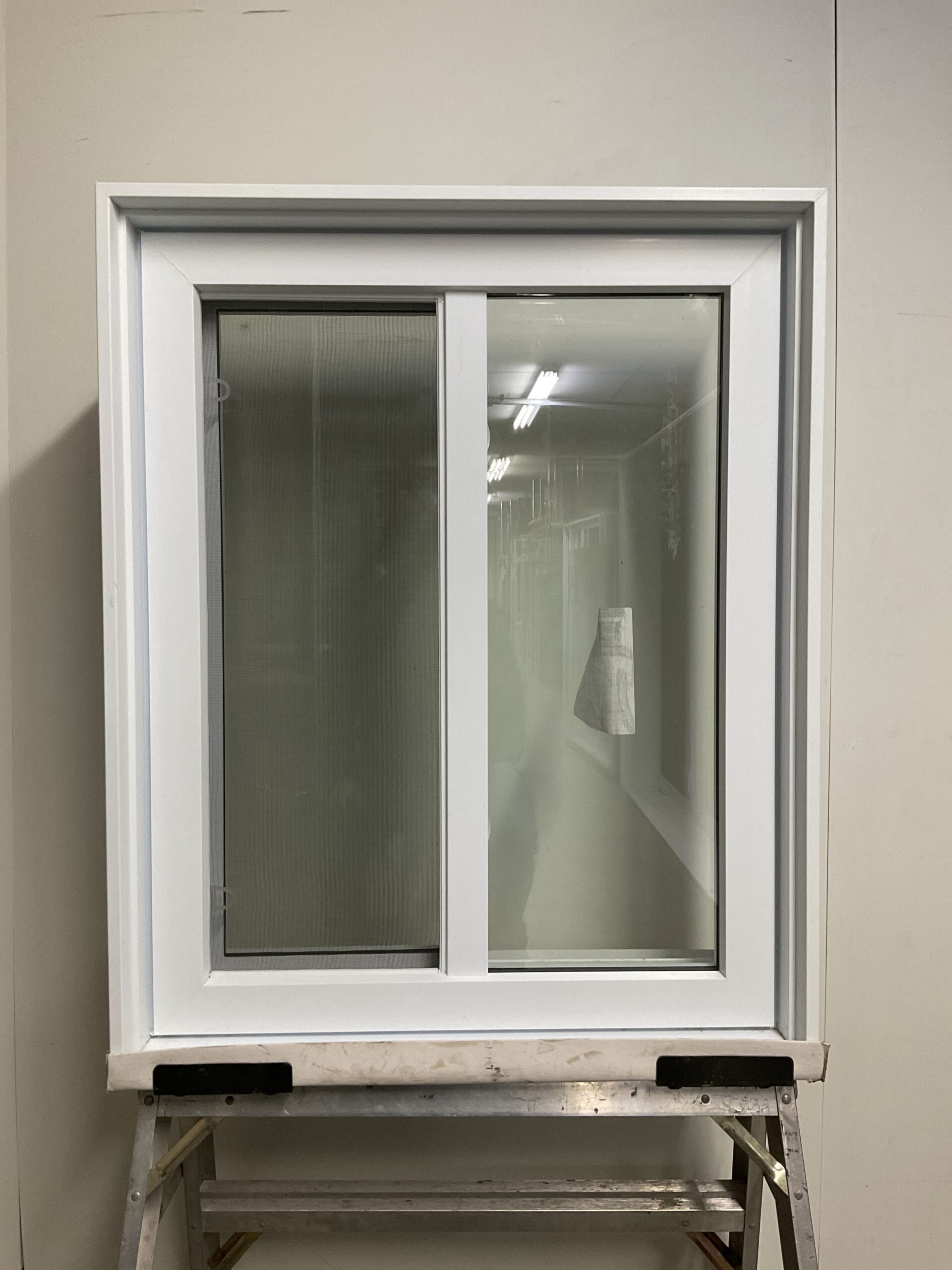 10868CP Fenêtre Coulissante PVC Blanc 2 sect 1 ouvr 31 x 38 1/2