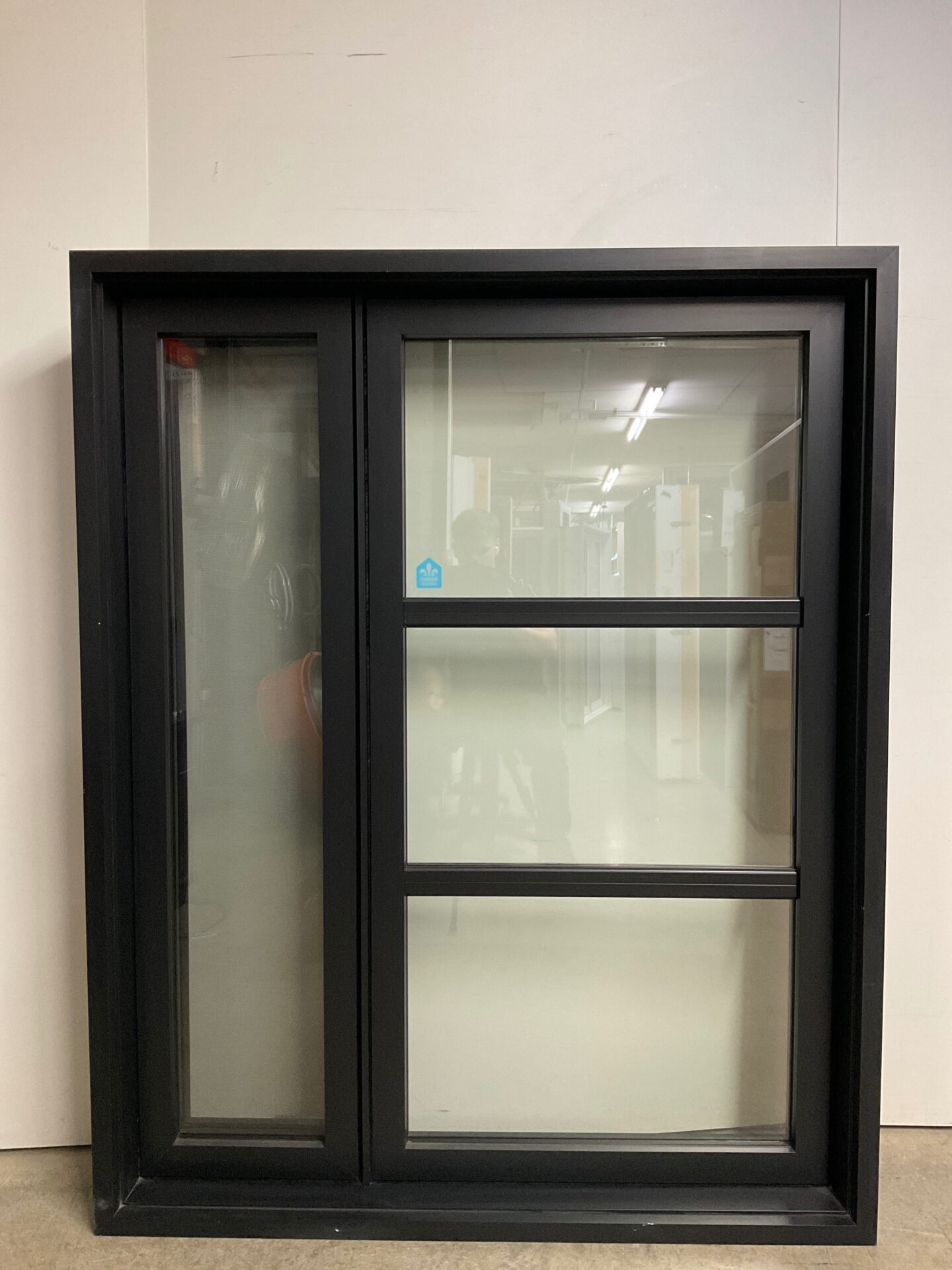 10951BH Fenêtre Battant HYBRIDE Noir 2 sect 1 ouvr 1/3 2/3 noir intérieur  49 3/4 x 61 3/4